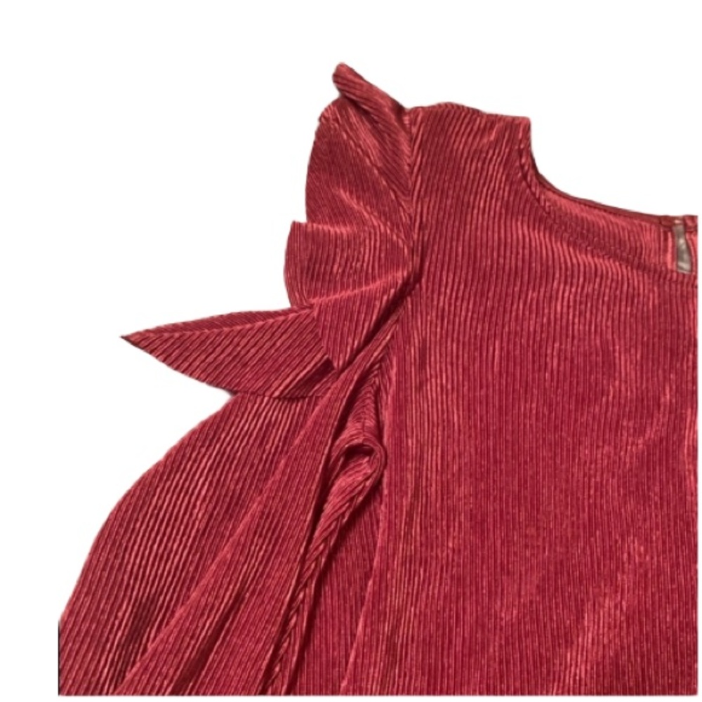 One Hart Juniors Cold Shoulder Ruffled Top - Picture 2 of 7